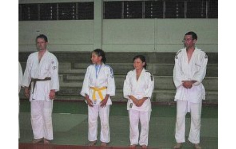 Visite et entraînement de 2 judokas suisses